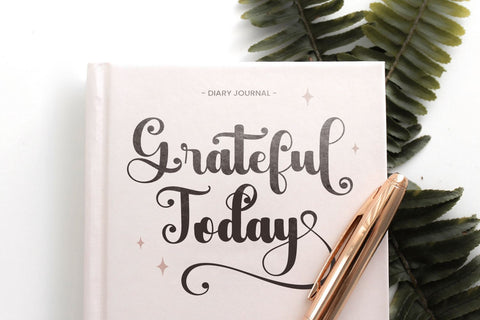 Abigail - Wedding Font Font Mozarella 