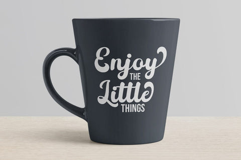 Arthur Sweety - Retro Script Font Rotterlab studio 