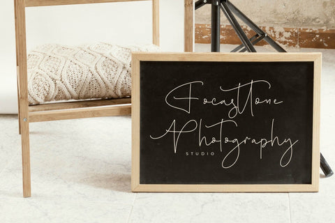 Befilmarne - Monoline Elegant Script Font Letterena Studios 
