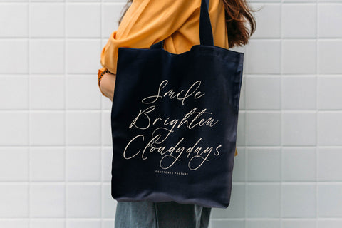 Centtores Pasture - Modern Signature Script Font Letterena Studios 