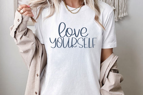 Country Berries, Script Font for Cricut, Farmhouse Cursive Handwritten Font Font Designing Digitals 