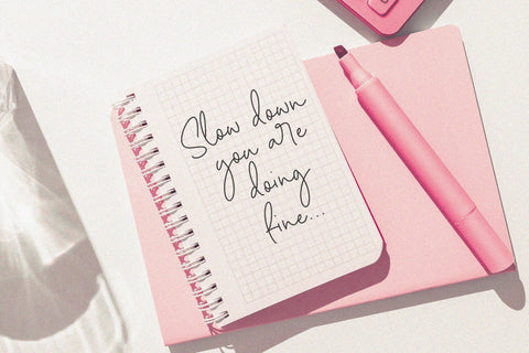 Daniela Paradise - Monoline Handwriting Font Font Timur type 