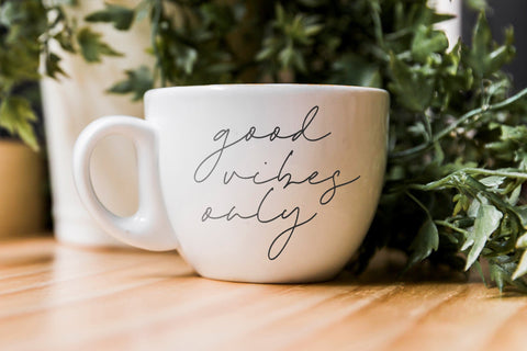 Eastin Hikary - Modern Handwritten Script Font Font Timur type 