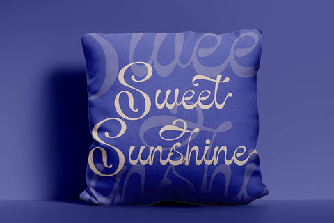 Glaritza Script Font Suza Studio 