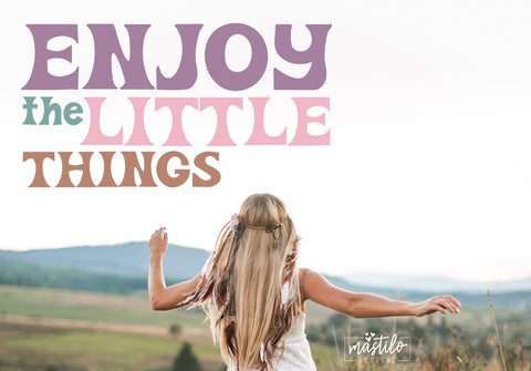 Hand Drawn Retro Font - Sunset Rave, Handwritten font Font Mastilo Designs 