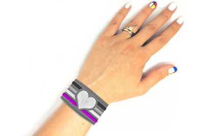 Heart with 4 Rainbow Lines ITH Applique Embroidery Embroidery/Applique DESIGNS Designed by Geeks 