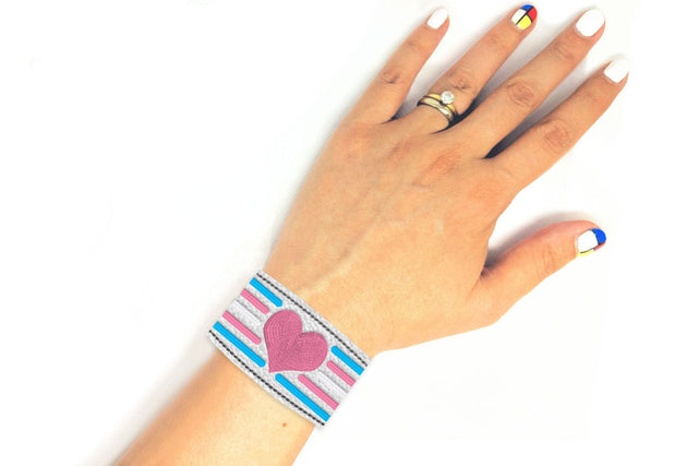 Heart with 5 Rainbow Lines ITH Applique Embroidery Embroidery/Applique DESIGNS Designed by Geeks 