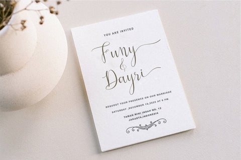 Hestri script Font Sulthan studio 