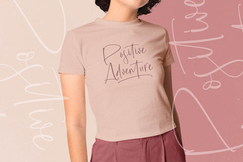 Highland Soonbeam - Modern Handwritten Font Font Letterena Studios 