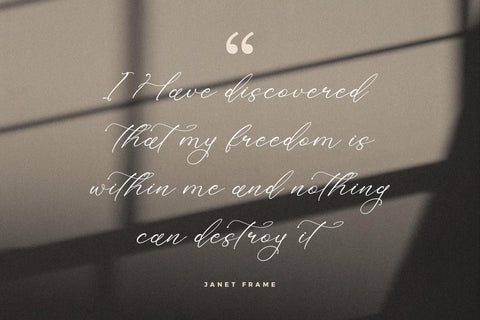 Holicakes Serfinah - Beauty Script Font Font Storytype Studio 