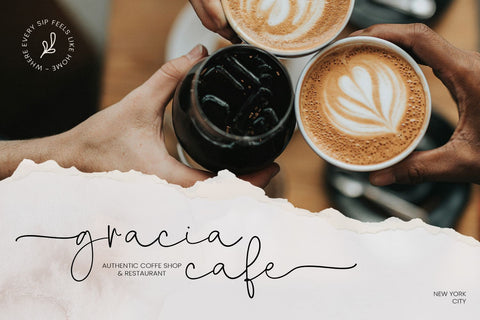 Holly - Christmas Font Font Mozarella 