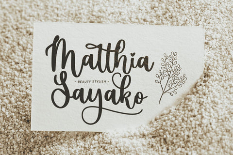 Honeymoon Font Mozarella 