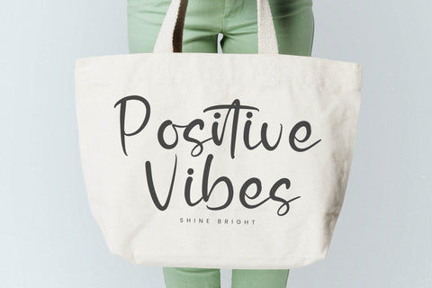 Hunters Fastera - Handwritten Script Font Font Letterena Studios 