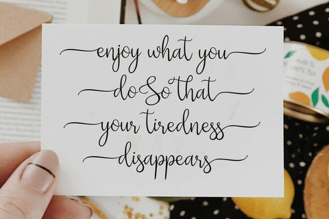 Julia Smith Font Sulthan studio 