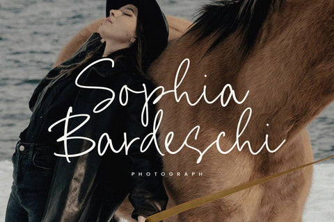 Kamila Paradise - Handwritten Script Font Font Timur type 