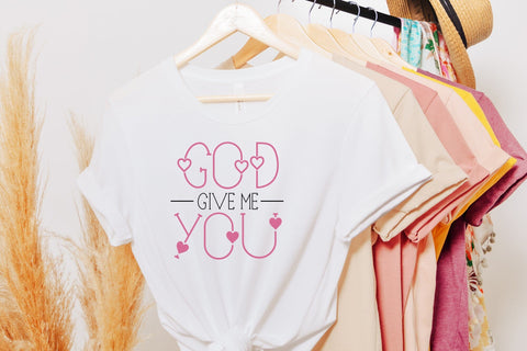 Lovebug - A Cute Valentine Font Font CraftLabSVG 