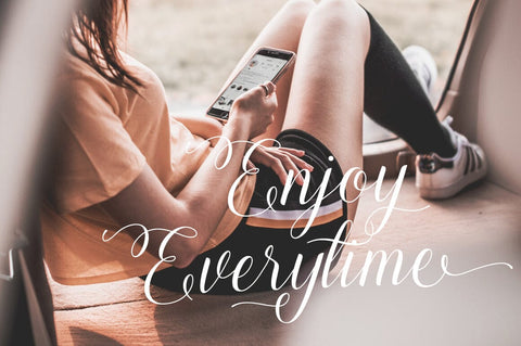 Lovely Girl - A Chic Script Font Heinzel Studio 