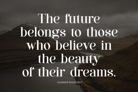 Makaroni - Classy & Stylish Serif Font studioalmeera 