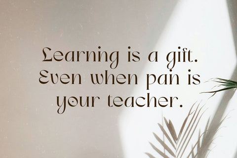 Meisha Nagita - Unique Serif Font Arterfak Project 