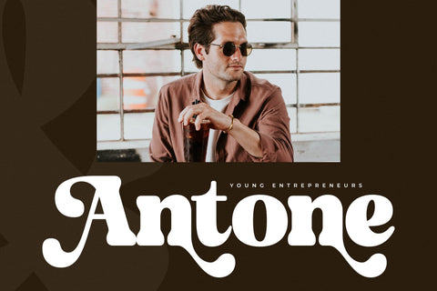 Midnight Gelactic - Modern Retro Serif Font Letterena Studios 