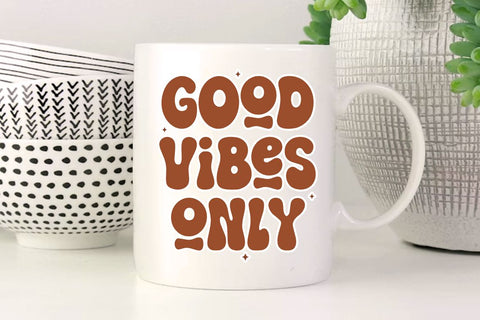 Monday Vibes - Retro Groovy Font Font Masyafi Studio 