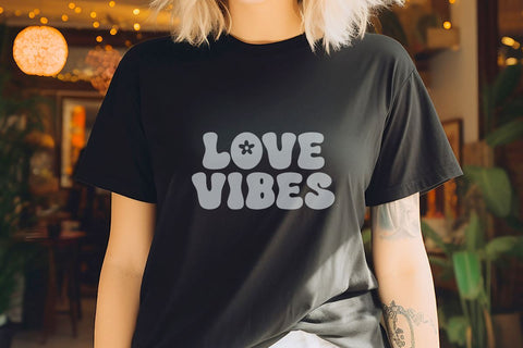 Nourish - Retro Groovy Font Font Masyafi Studio 