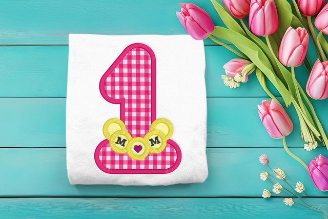 Number 1 Mom or Mum with Necklace Applique Embroidery Embroidery/Applique DESIGNS Designed by Geeks 