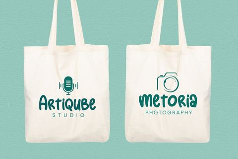 Povie Font Sakha Design Studio 