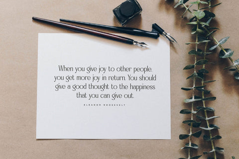 Qarinthen Typeface Font Storytype Studio 