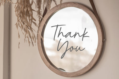 Queen Smoothie - Handwritten Script Font Font Timur type 