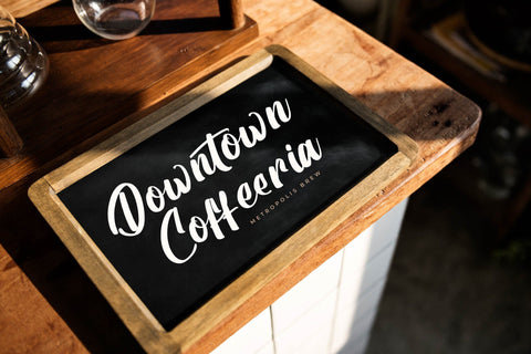 Routhen Joykats - Modern Handwritten Script Font Letterena Studios 