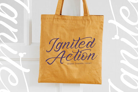 Sound Vinyls - Natural Calligraphy Font Font Letterena Studios 