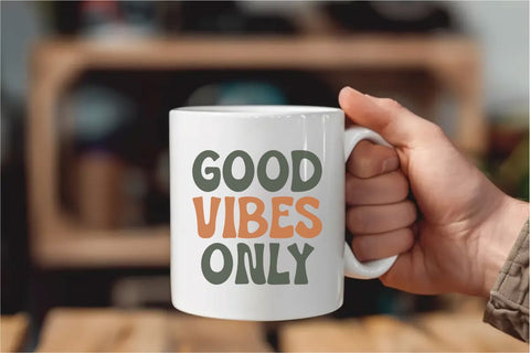 Summer Daisy - Vintage Groovy Font Font Masyafi Studio 