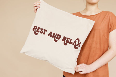 Sunday River - Cute Groovy Font Masyafi Studio 