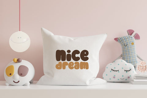 Tumbler Bubble - Retro Bubble Font Font Masyafi Studio 