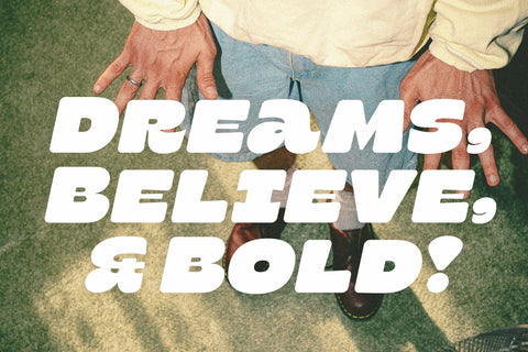 Twelve Voltz – Solid & Rounded Font Font Four Lines Std. 