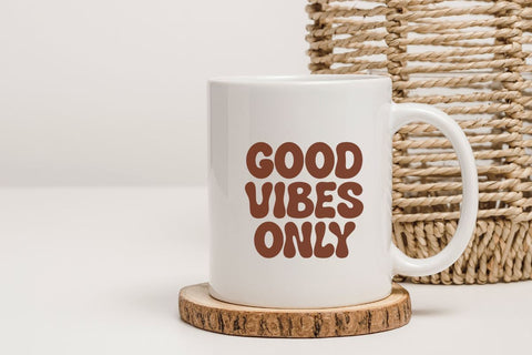 Verdant Vitality - Groovy Retro Font Font Masyafi Studio 