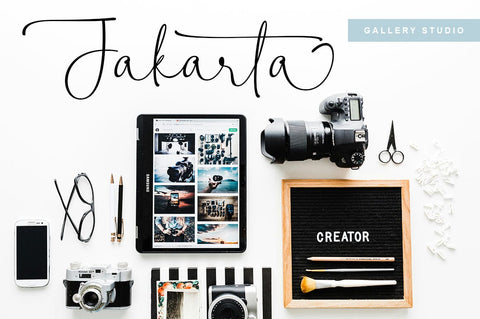 Weaknes Signature | Handwritten Font Font Rotterlab studio 