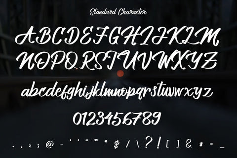 Allenattore Font - Casual Script Font Kotak Kuning Studio 