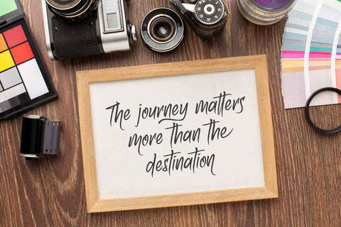 Amazoone - Handbrush Font Dumadistyle 