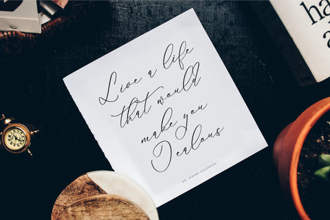 Anticka Whitnes - Beauty Script Font Font Storytype Studio 