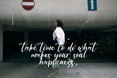 Anythings - Modern Calligraphy Font Font StringLabs 