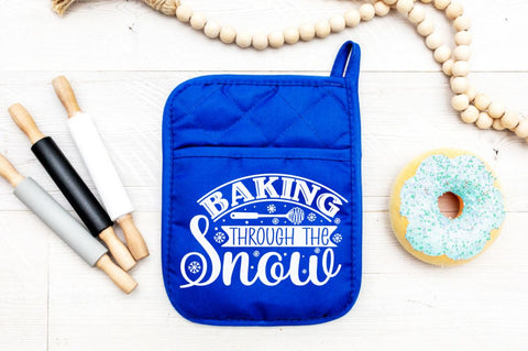 Baking through the snow, Christmas pot Holder Design SVG DESIGNISTIC 