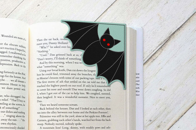 Bat Corner Bookmark ITH Applique Embroidery Embroidery/Applique DESIGNS Risa Rocks It 