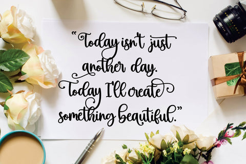 Beauty Christmas Font Mozarella 