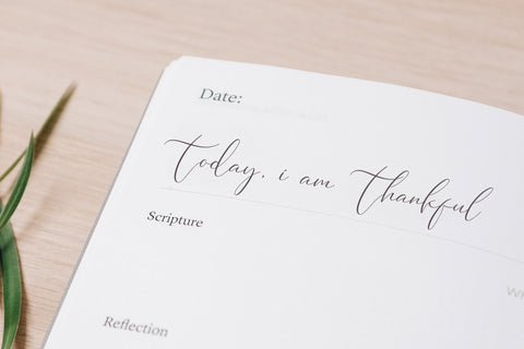 Beauty Heart - Lovely Calligraphy Font Font StringLabs 