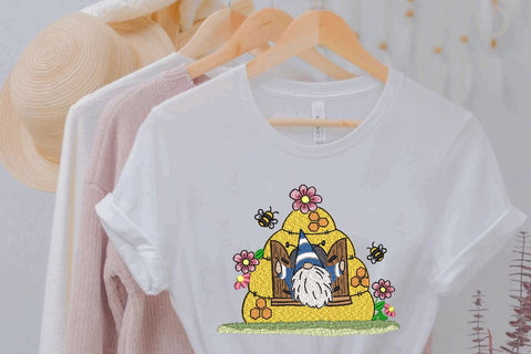 Bee Gnome with house Machine Embroidery Design Embroidery/Applique DESIGNS Angie 