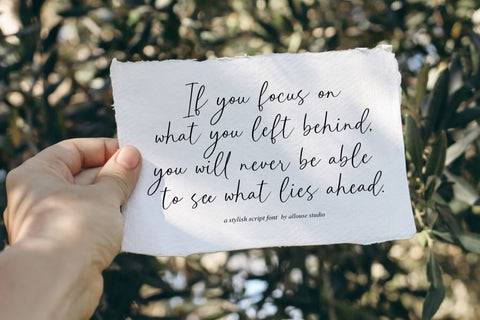 Billiongraph Font Allouse.Studio 