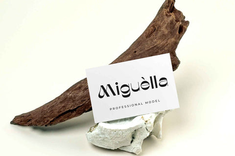 Bionca Font Zeenesia Std 