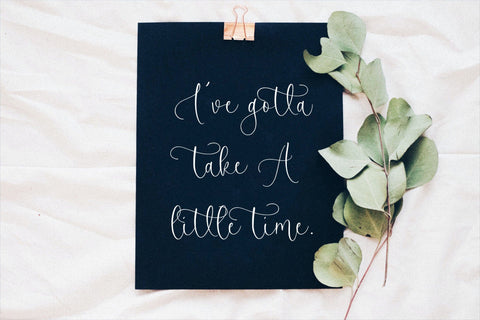 Blueberry Winter Beautiful Handwritten Font Font Letterative 